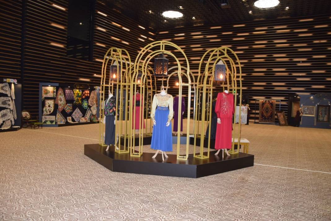 İpek Yolu Temalı Altın Dokunuşlar Sergisi Konya’da kapılarını açtı 16